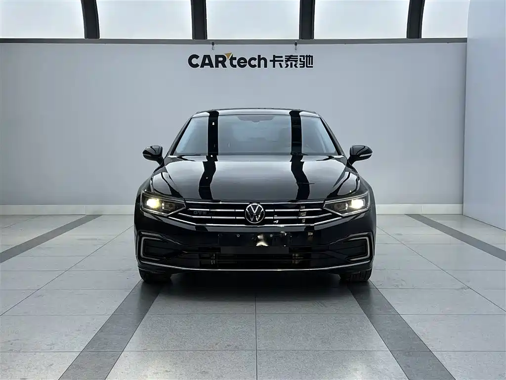 Volkswagen Volkswagen Magotan GTE Plug-in Hybrid 2022 GTE Luxury Edition 2023 - thumbnail 2