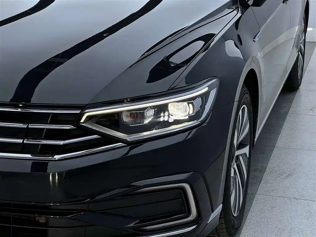 Volkswagen Volkswagen Magotan GTE Plug-in Hybrid 2022 GTE Luxury Edition 2023 - thumbnail 3