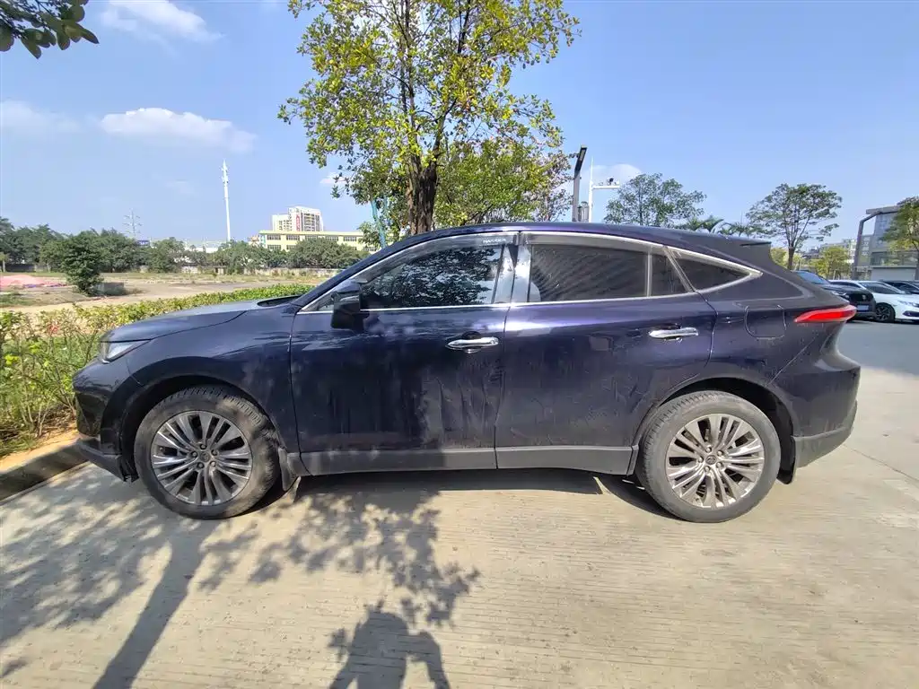Toyota Lingfang HARRIER 2022 2.0L CVT FWD Premium Edition 2021 - thumbnail 3