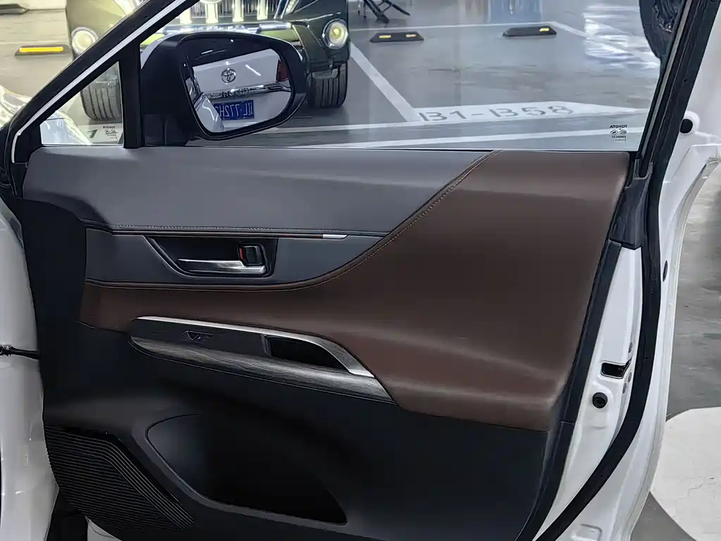 Toyota Lingfang HARRIER 2022 2.0L CVT FWD Luxury Edition 2022 - thumbnail 5