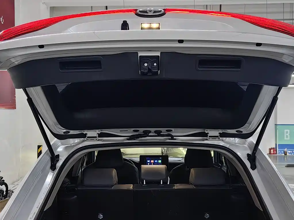 Toyota Lingfang HARRIER 2022 2.0L CVT FWD Luxury Edition 2022 - thumbnail 17