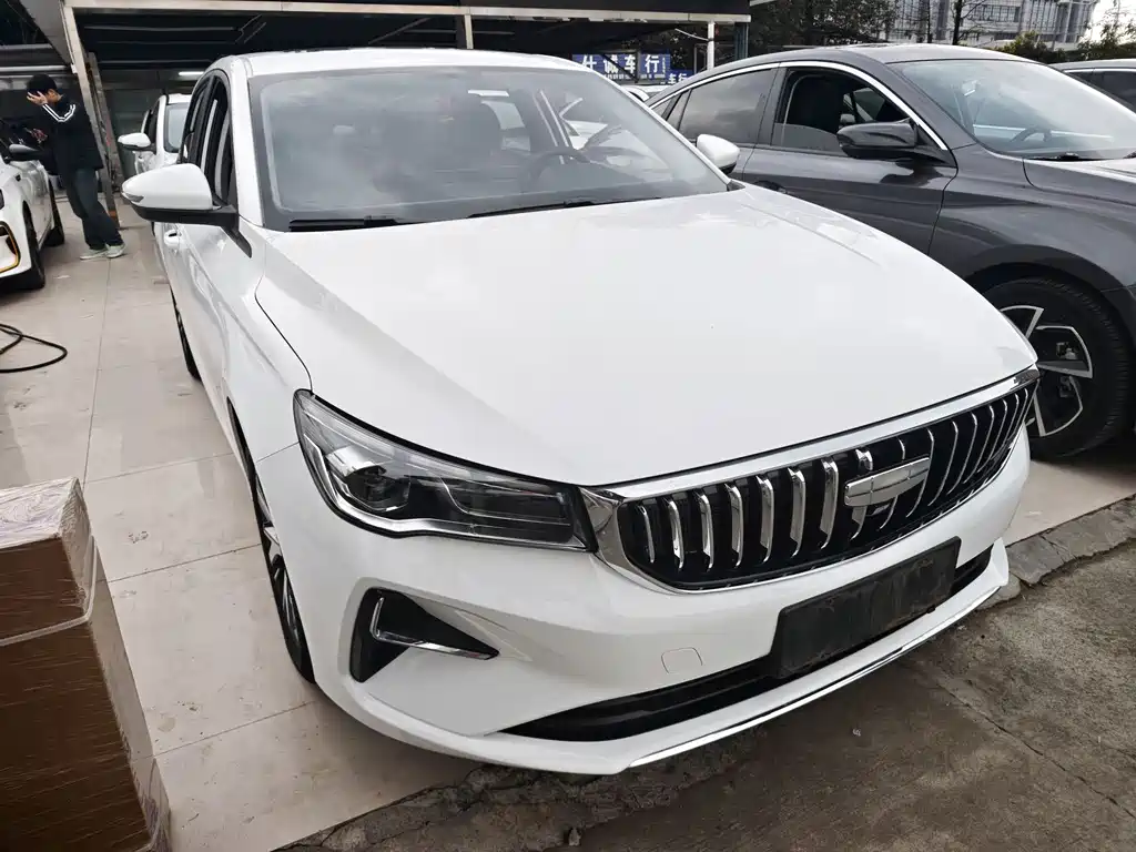 Geely Auto Geely Emgrand 2023 4th Generation Champion Edition 1.5L CVT Luxury Model 2024 - thumbnail 3