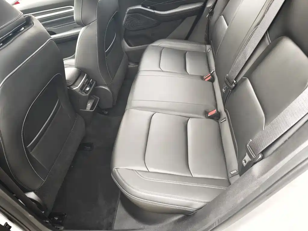 Geely Auto Geely Emgrand 2023 4th Generation Champion Edition 1.5L CVT Luxury Model 2024 - thumbnail 5