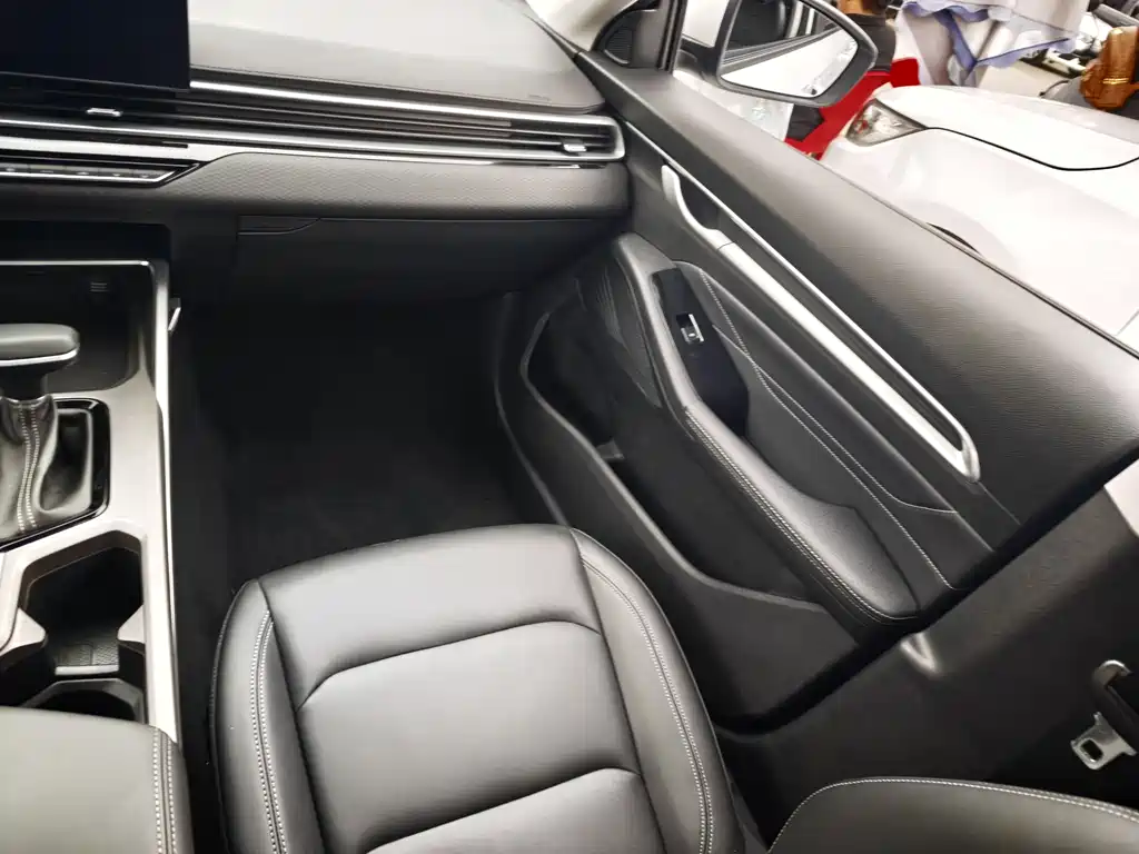 Geely Auto Geely Emgrand 2023 4th Generation Champion Edition 1.5L CVT Luxury Model 2024 - thumbnail 11