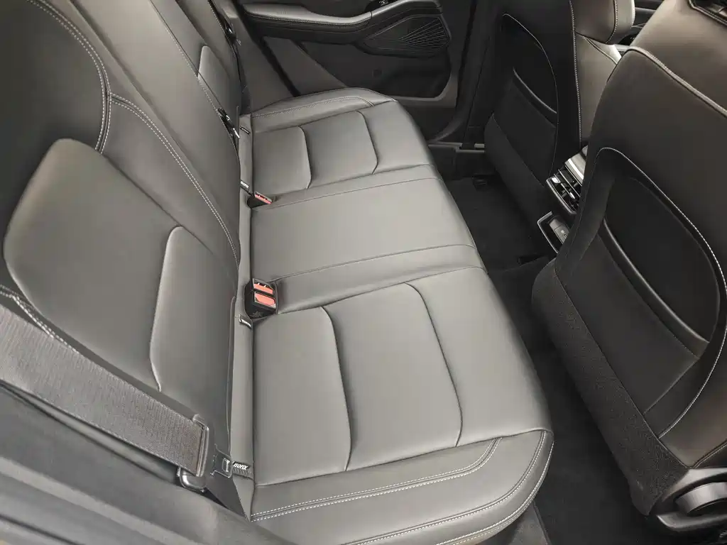 Geely Auto Geely Emgrand 2023 4th Generation Champion Edition 1.5L CVT Luxury Model 2024 - thumbnail 13