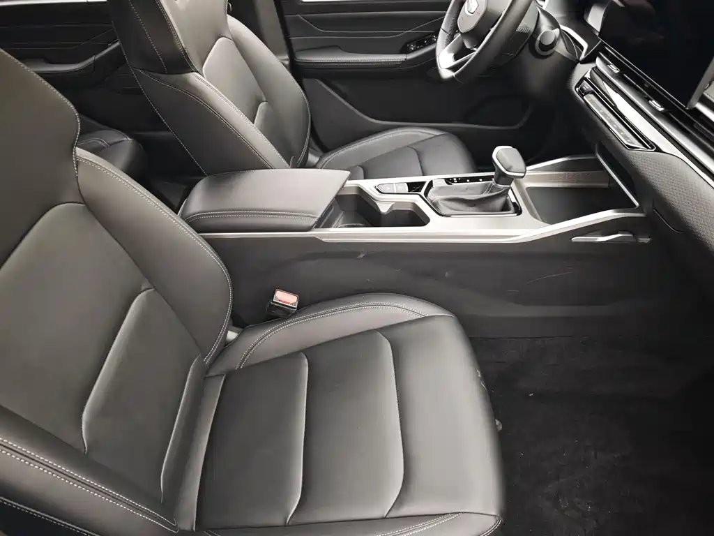 Geely Auto Geely Emgrand 2023 4th Generation Champion Edition 1.5L CVT Luxury Model 2024 - thumbnail 14