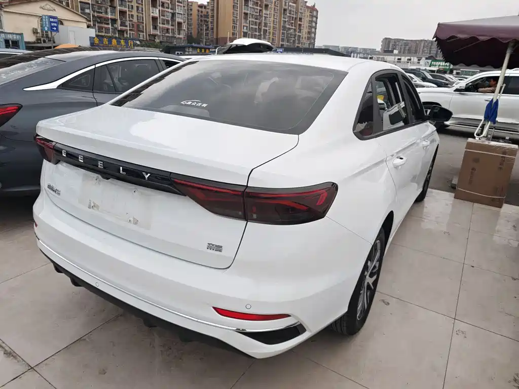 Geely Auto Geely Emgrand 2023 4th Generation Champion Edition 1.5L CVT Luxury Model 2024 - thumbnail 18