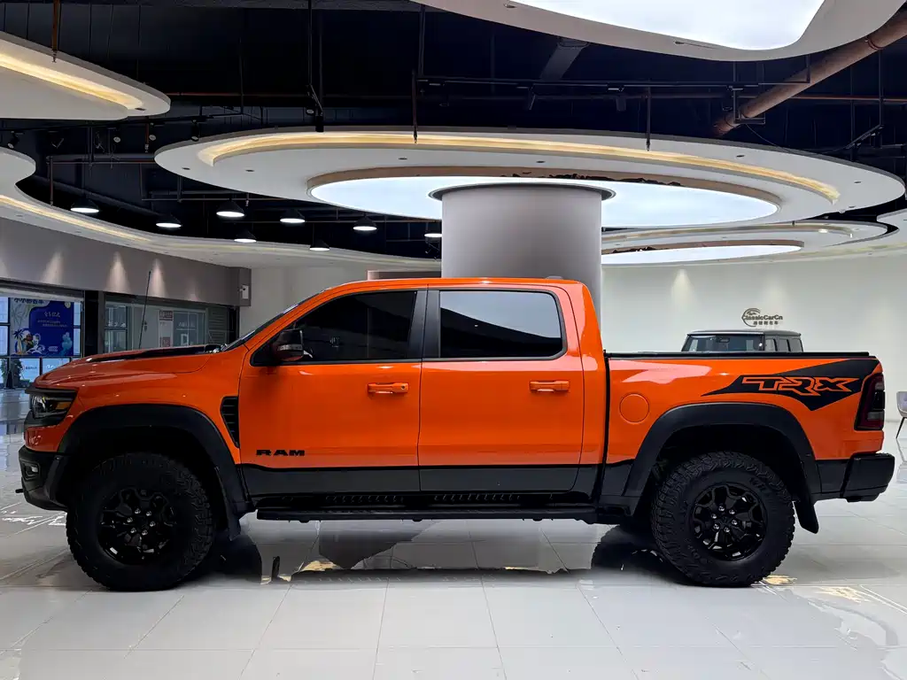 RAM RAM Trucks TRX 2022 6.2L V8 U.S. Specification 2024 - thumbnail 2