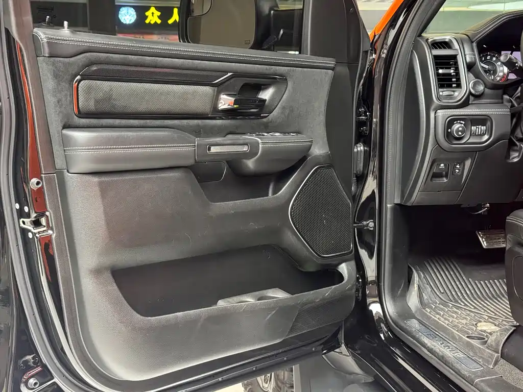 RAM RAM Trucks TRX 2022 6.2L V8 U.S. Specification 2024 - thumbnail 16