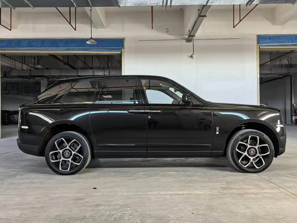 Rolls-Royce Rolls-Royce Cullinan 2020 Black Badge 2026 - thumbnail 4