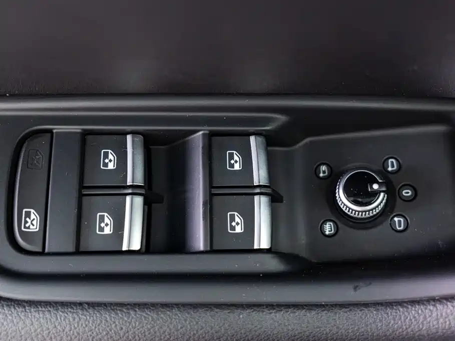 Audi Audi A4L 2020 40 TFSI Premium Dynamic Edition 2020 - thumbnail 17
