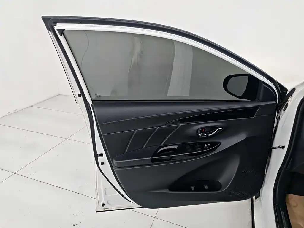 Toyota YARIS L Zhixuan 2022 Zhixuan X 1.5L CVT Luxury PLUS Edition 2022 - thumbnail 10