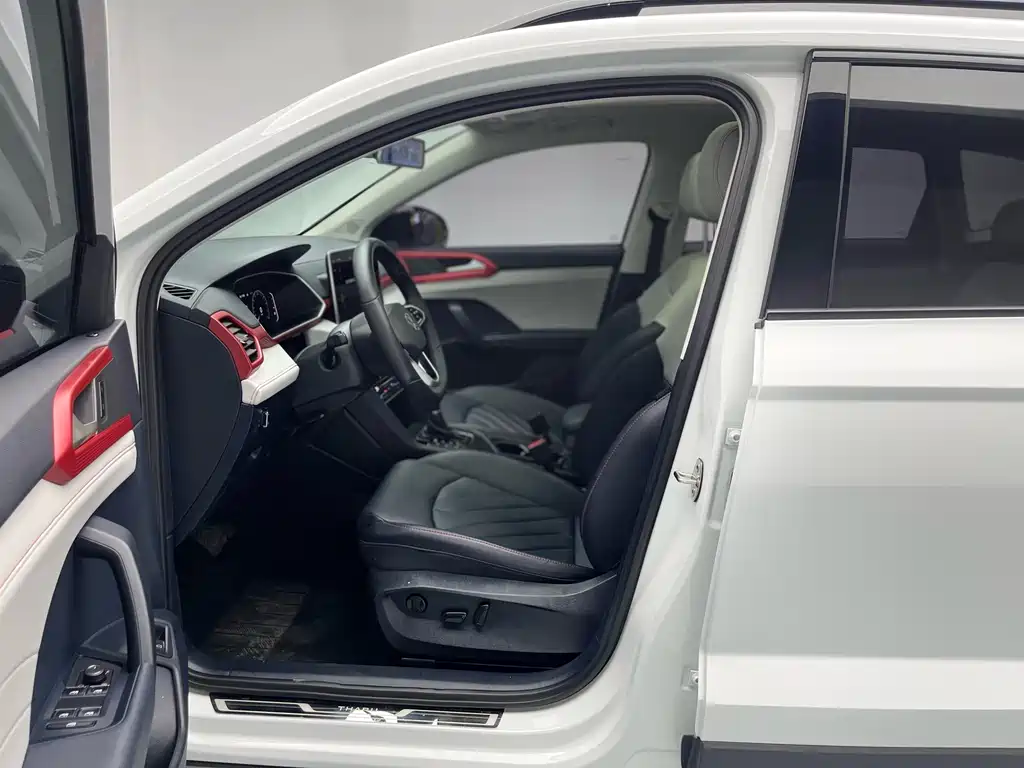 Volkswagen Tharu 2023 300TSI Front-Wheel Drive Moon尊 Edition Note: "月尊" (Moon尊) appears to be a special edition name that may not have an official international translation, so I've kept it as "Moon尊 Edition" since "尊" often indicates a premium/high-end version in Chinese automotive nomenclature. However, if there's an official English name for this specific trim level, it would typically be something like "Premium" or "Luxury" edition. 2023 - thumbnail 10