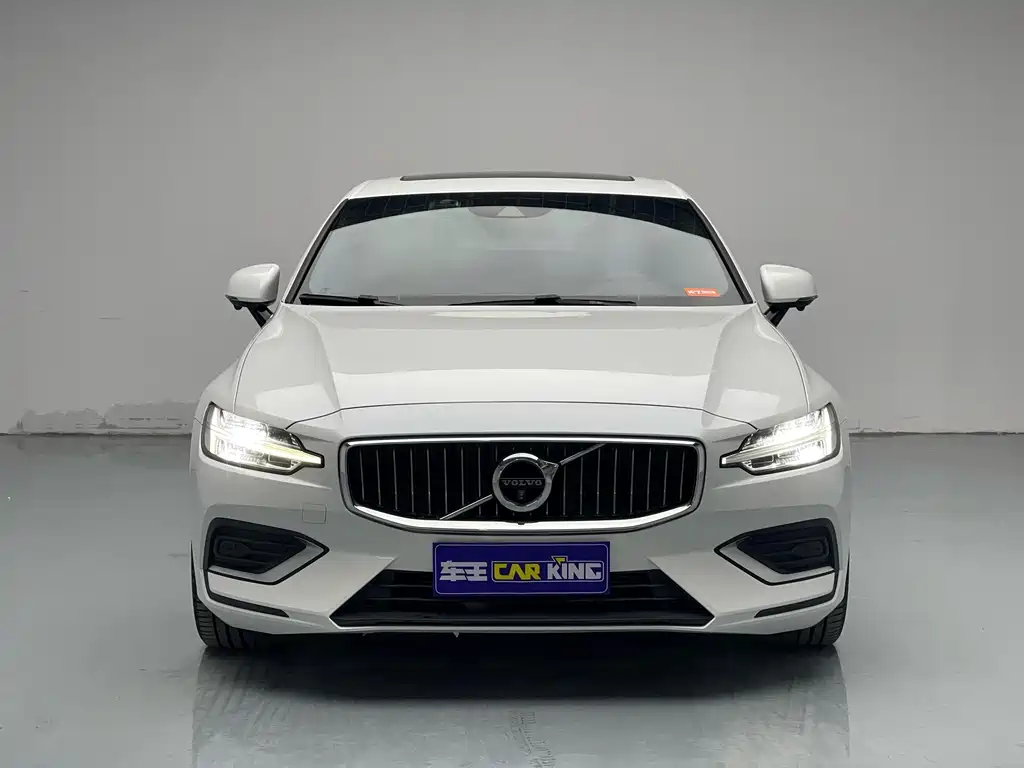 Volvo Volvo S60 2021 T4 Momentum Luxury Edition 2020 - thumbnail 3