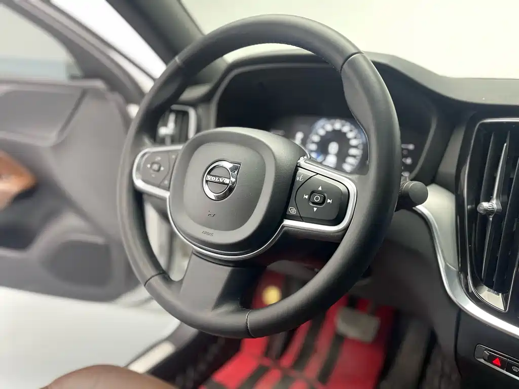 Volvo Volvo S60 2021 T4 Momentum Luxury Edition 2020 - thumbnail 16