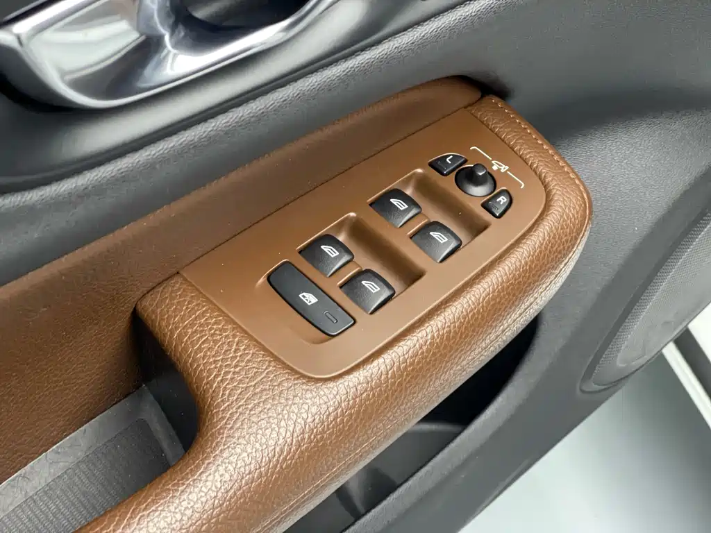 Volvo Volvo S60 2021 T4 Momentum Luxury Edition 2020 - thumbnail 19