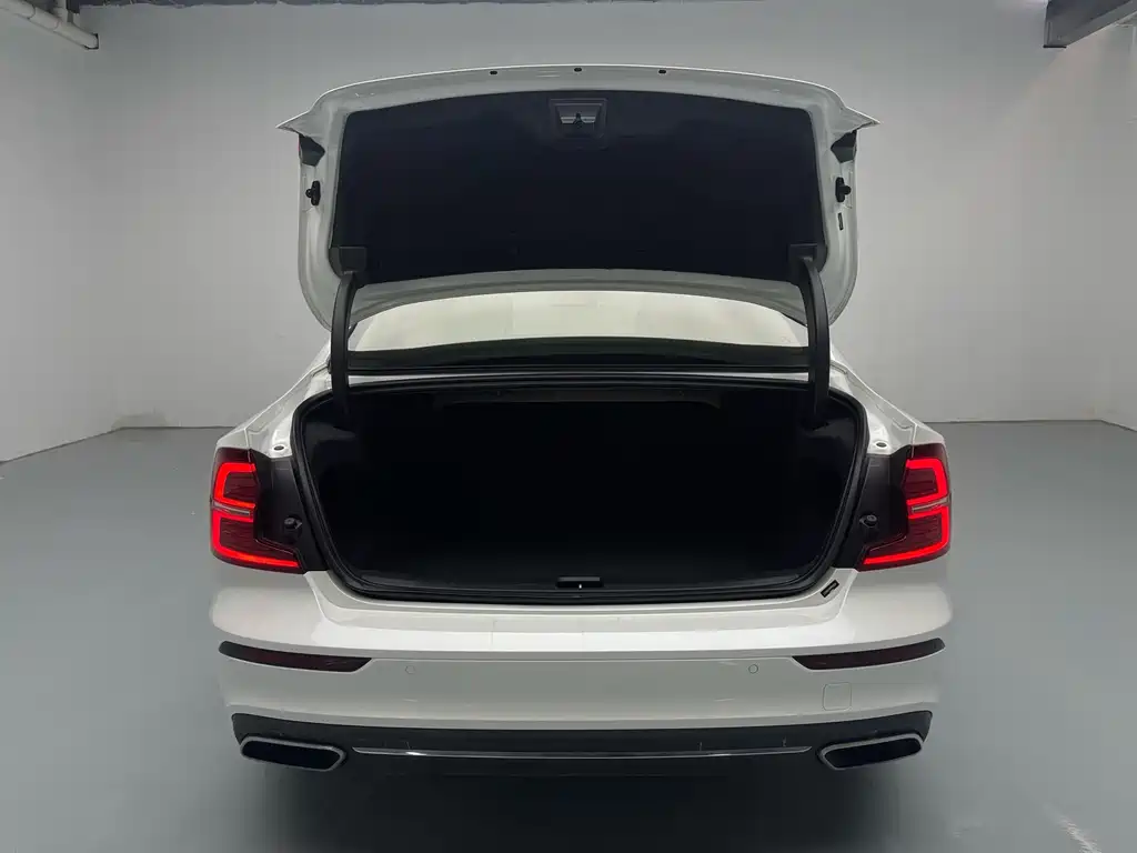 Volvo Volvo S60 2021 T4 Momentum Luxury Edition 2020 - thumbnail 27