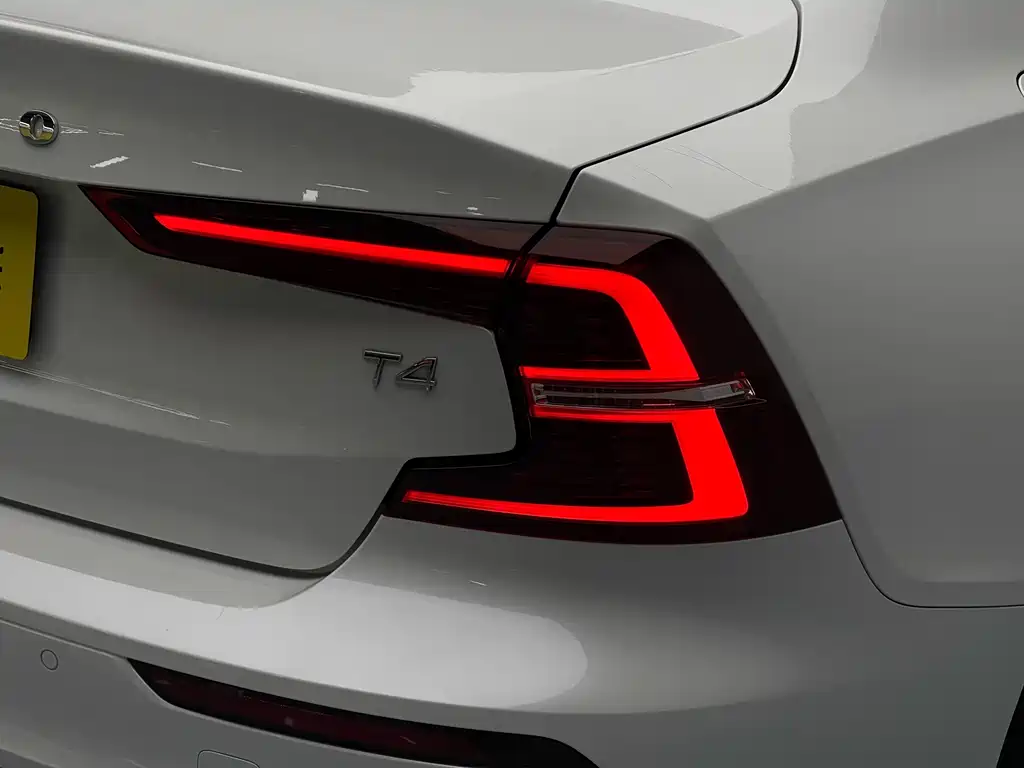 Volvo Volvo S60 2021 T4 Momentum Luxury Edition 2020 - thumbnail 28