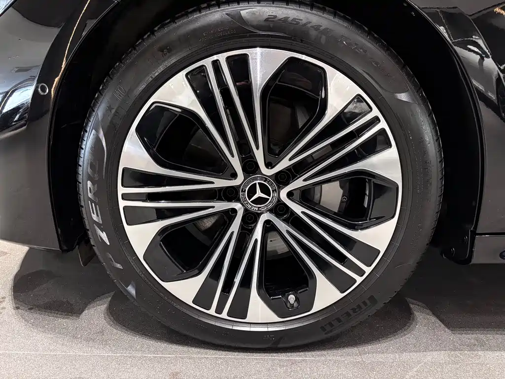 Mercedes-Benz Mercedes-Benz E-Class 2025 Model Year Facelift E 300 L Luxury 2025 - thumbnail 6