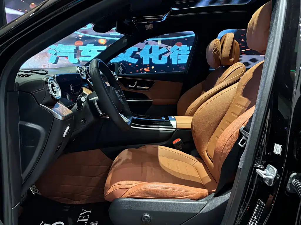 Mercedes-Benz Mercedes-Benz GLC 2024 GLC 300 L 4MATIC Dynamic Model 5-seater 2024 - thumbnail 10