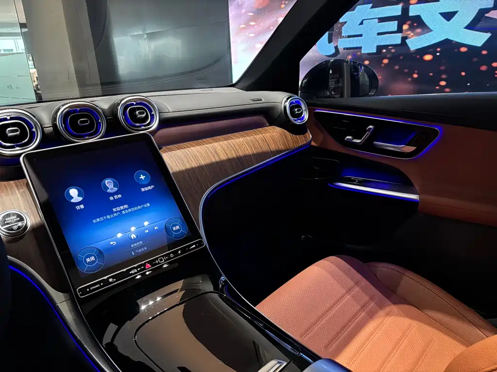 Mercedes-Benz Mercedes-Benz GLC 2024 GLC 300 L 4MATIC Dynamic Model 5-seater 2024 - thumbnail 15