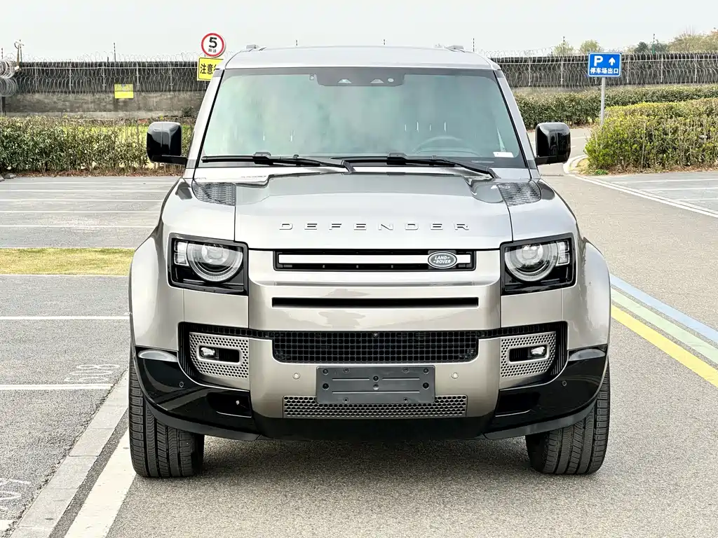 Land Rover Range Rover Defender 2025 110 3.0T P400 X-Dynamic HSE 2025 - thumbnail 2