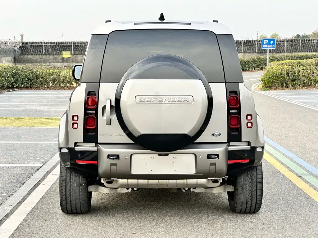 Land Rover Range Rover Defender 2025 110 3.0T P400 X-Dynamic HSE 2025 - thumbnail 6