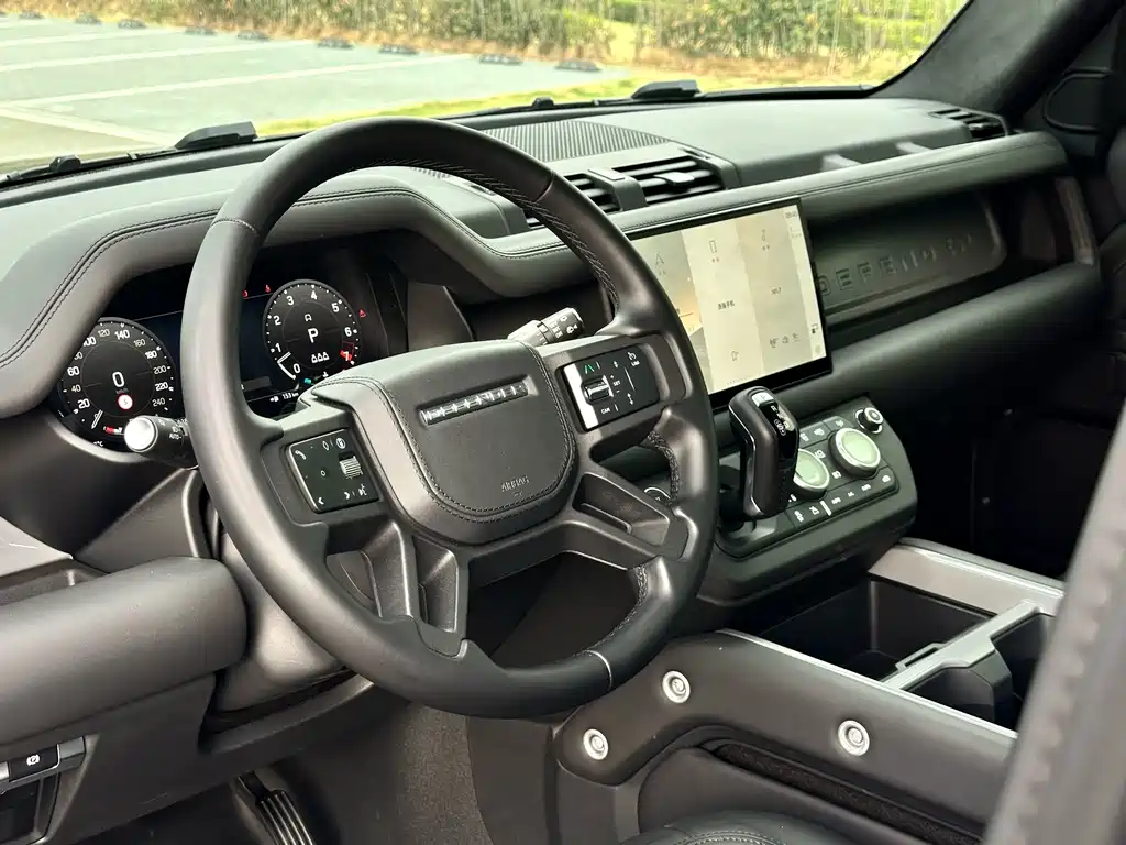 Land Rover Range Rover Defender 2025 110 3.0T P400 X-Dynamic HSE 2025 - thumbnail 11