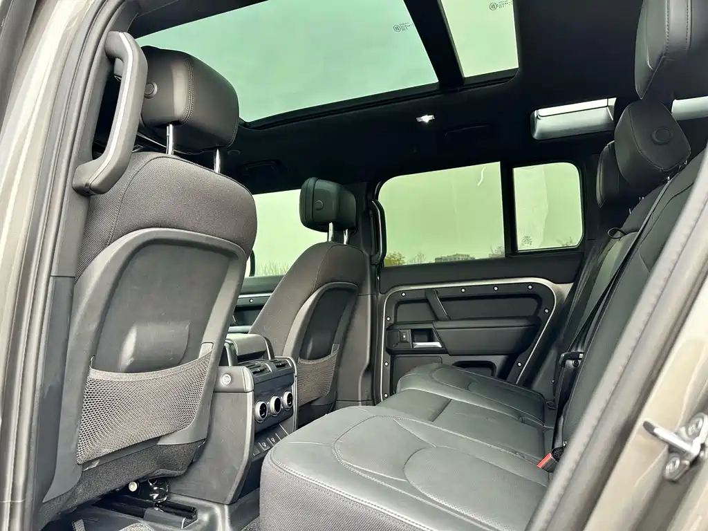 Land Rover Range Rover Defender 2025 110 3.0T P400 X-Dynamic HSE 2025 - thumbnail 12
