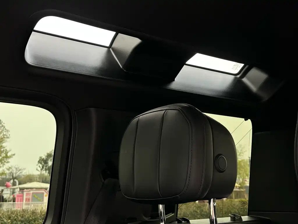 Land Rover Range Rover Defender 2025 110 3.0T P400 X-Dynamic HSE 2025 - thumbnail 13