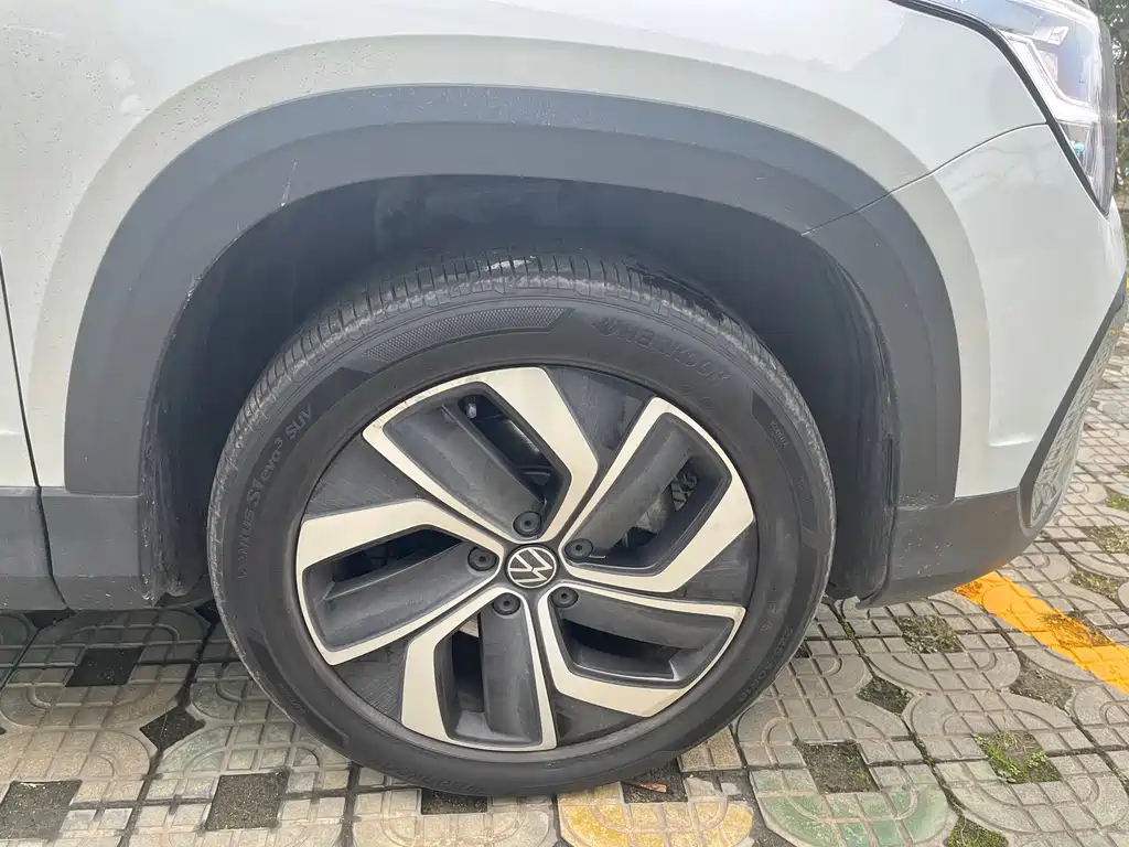 Volkswagen Tharu 2024 300TSI FWD Full Moon Edition 2025 - thumbnail 9