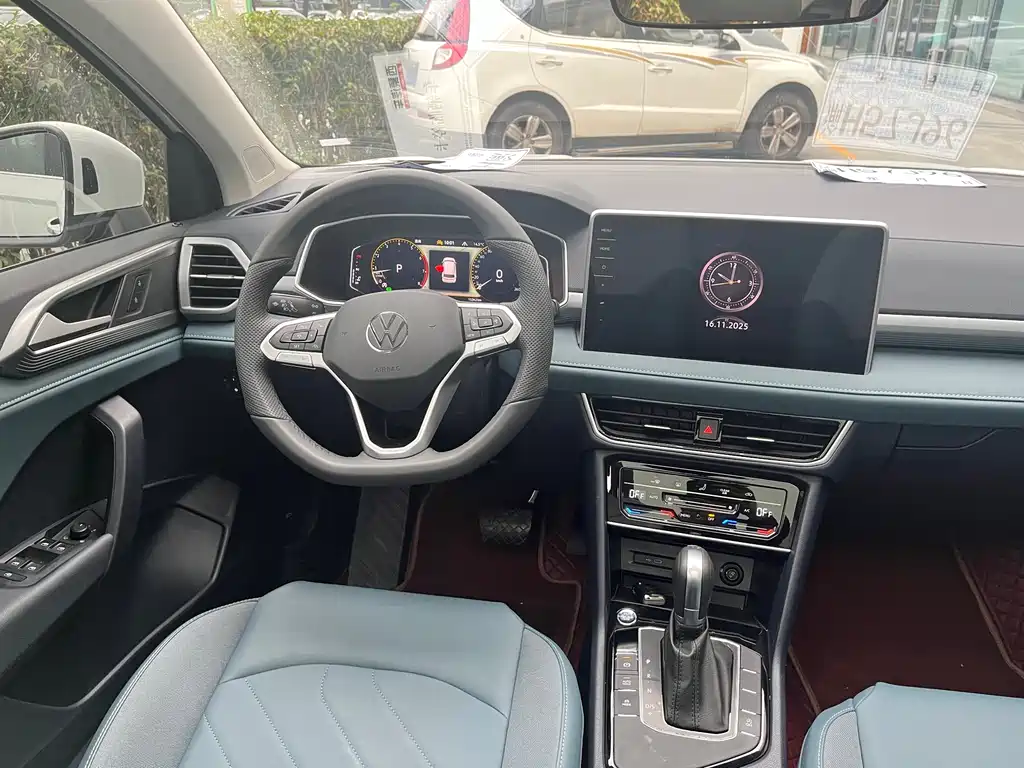 Volkswagen Tharu 2024 300TSI FWD Full Moon Edition 2025 - thumbnail 11