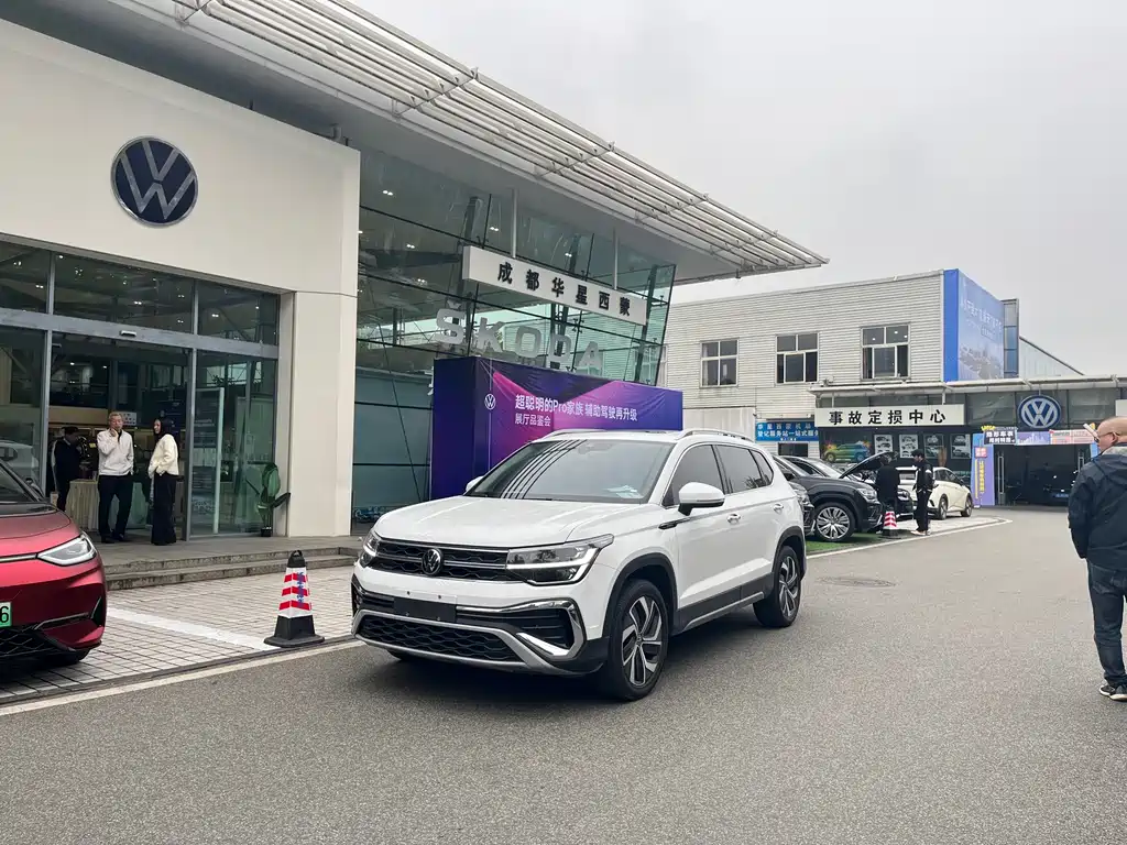 Volkswagen Tharu 2024 300TSI FWD Full Moon Edition 2025 - thumbnail 16