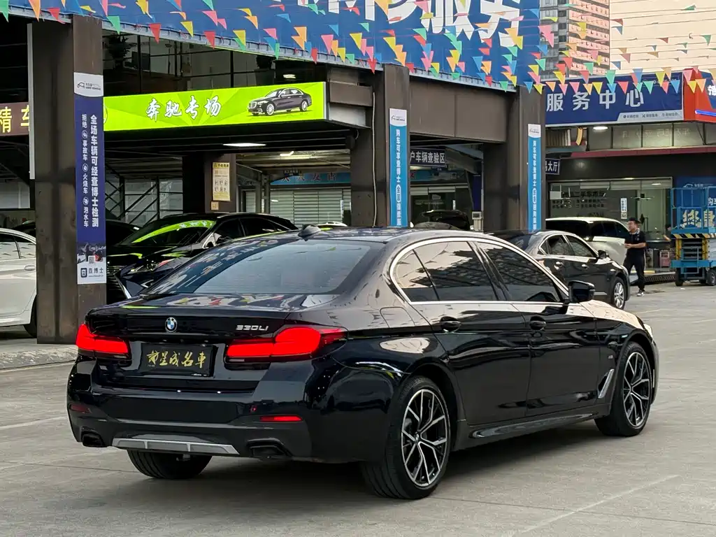 BMW BMW 5 Series 2021 530Li Luxury M Sport Package 2021 - thumbnail 19