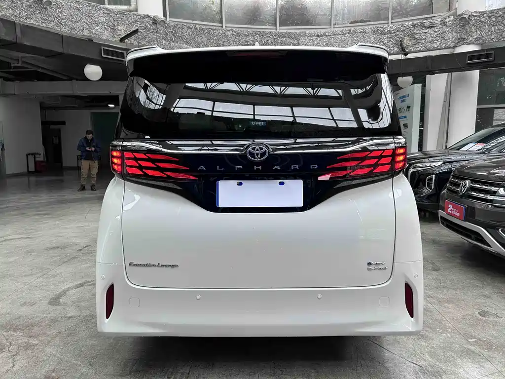 Toyota Alphard 2024 Model Hybrid 2.5L Executive Version 2026 - thumbnail 4