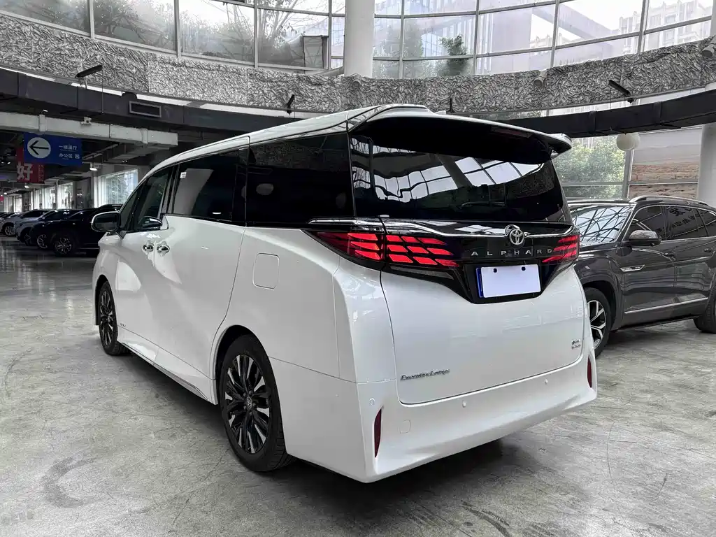 Toyota Alphard 2024 Model Hybrid 2.5L Executive Version 2026 - thumbnail 5
