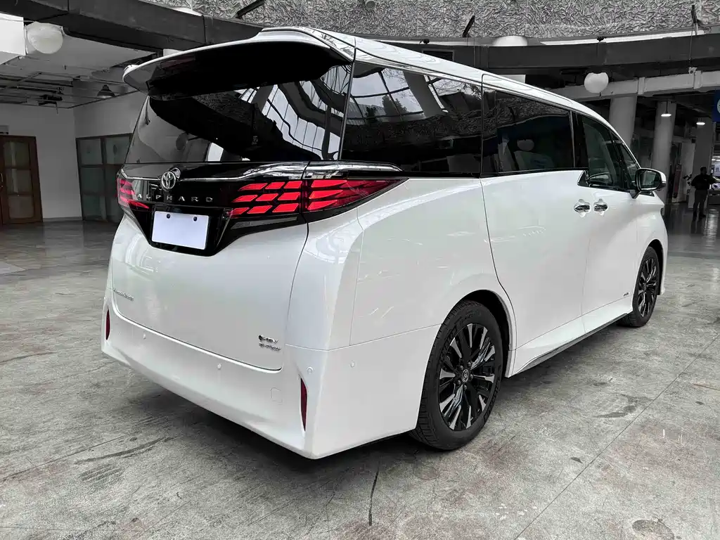 Toyota Alphard 2024 Model Hybrid 2.5L Executive Version 2026 - thumbnail 6