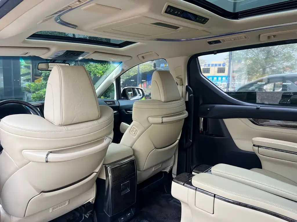 Toyota Alphard 2018 Model Year Facelift 3.5L Executive Version 2019 - thumbnail 7