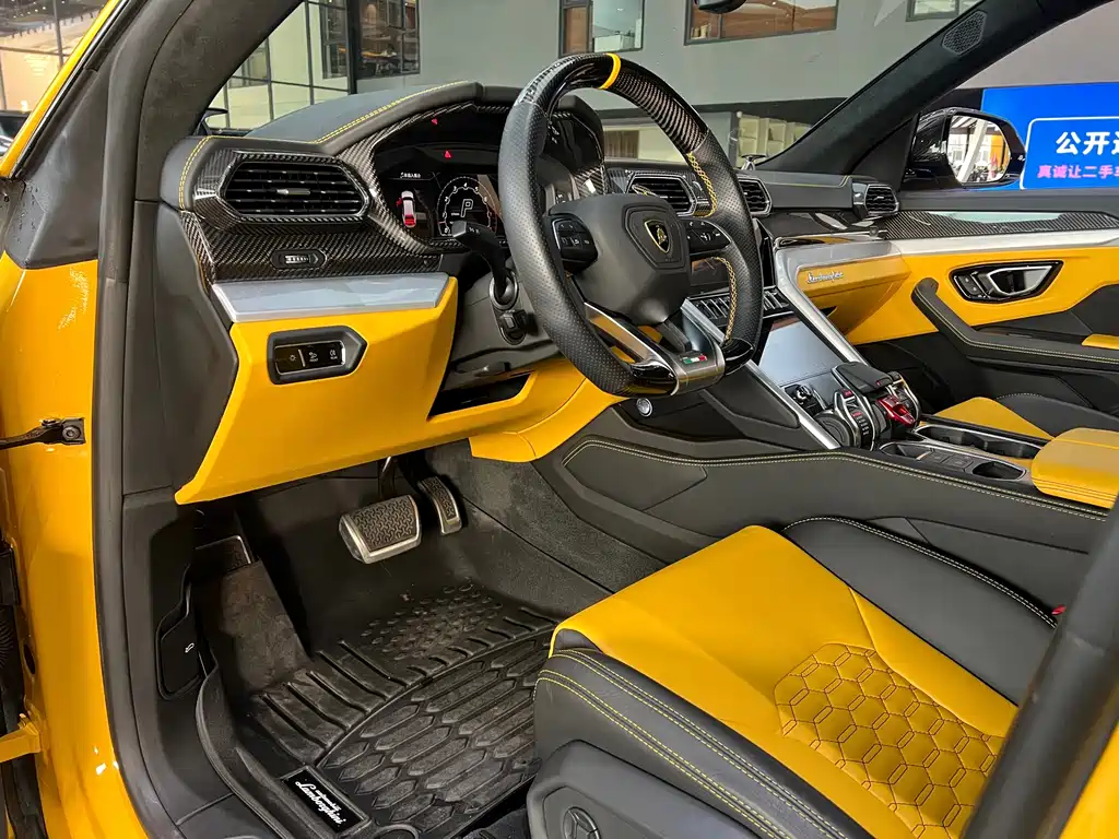 Lamborghini Lamborghini Urus 2021 4.0T V8 2023 - thumbnail 2