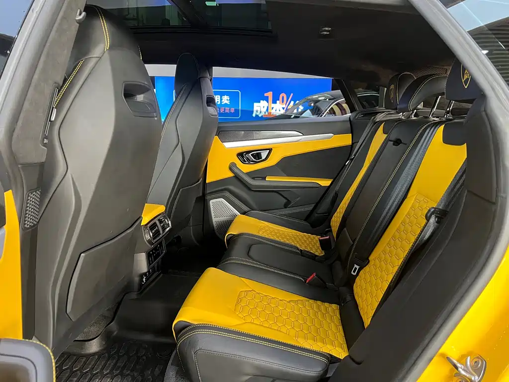Lamborghini Lamborghini Urus 2021 4.0T V8 2023 - thumbnail 3