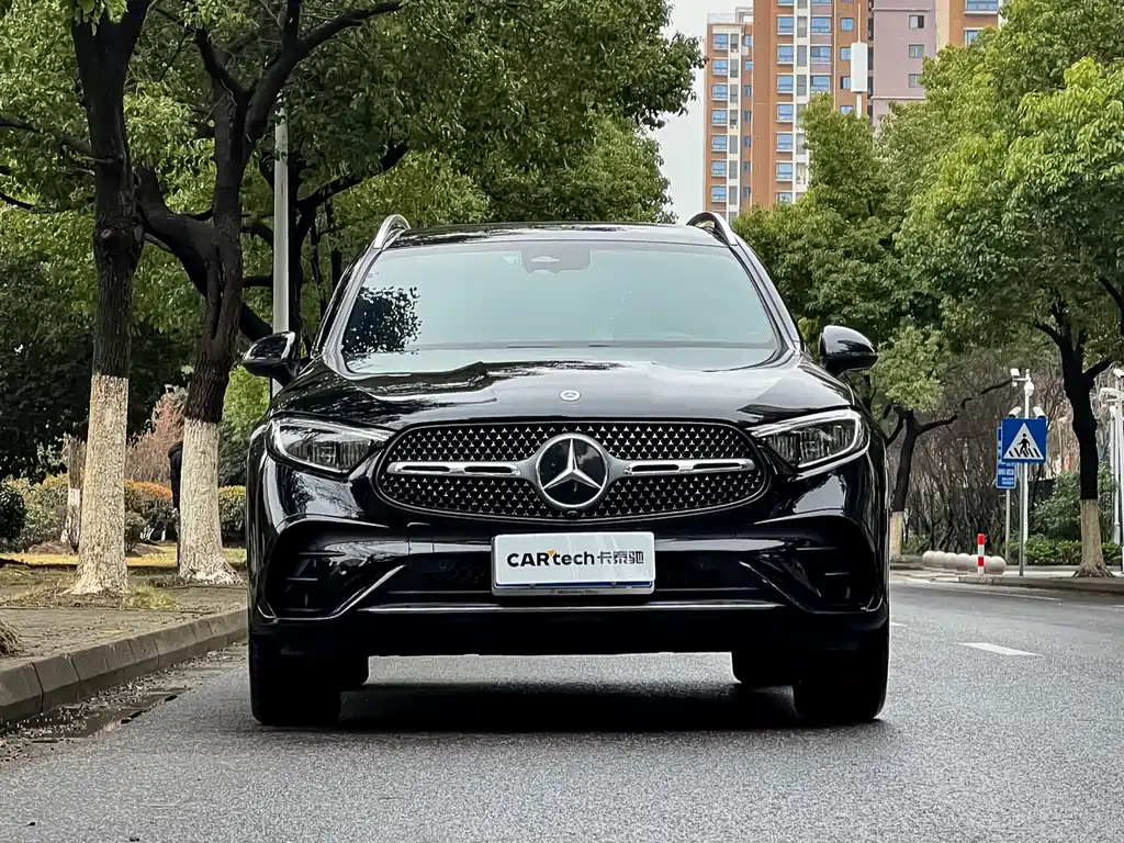 Mercedes-Benz Mercedes-Benz GLC 2023 GLC 260 L 4MATIC Sport 5-Seat 2025 - thumbnail 2
