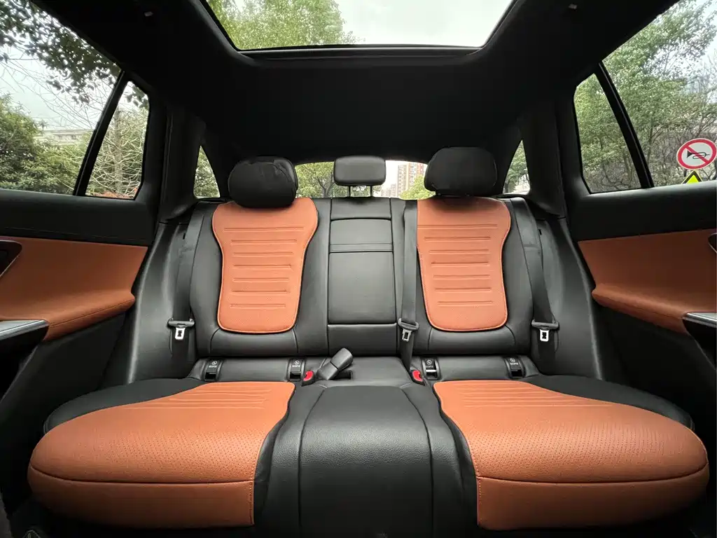 Mercedes-Benz Mercedes-Benz GLC 2023 GLC 260 L 4MATIC Sport 5-Seat 2025 - thumbnail 5