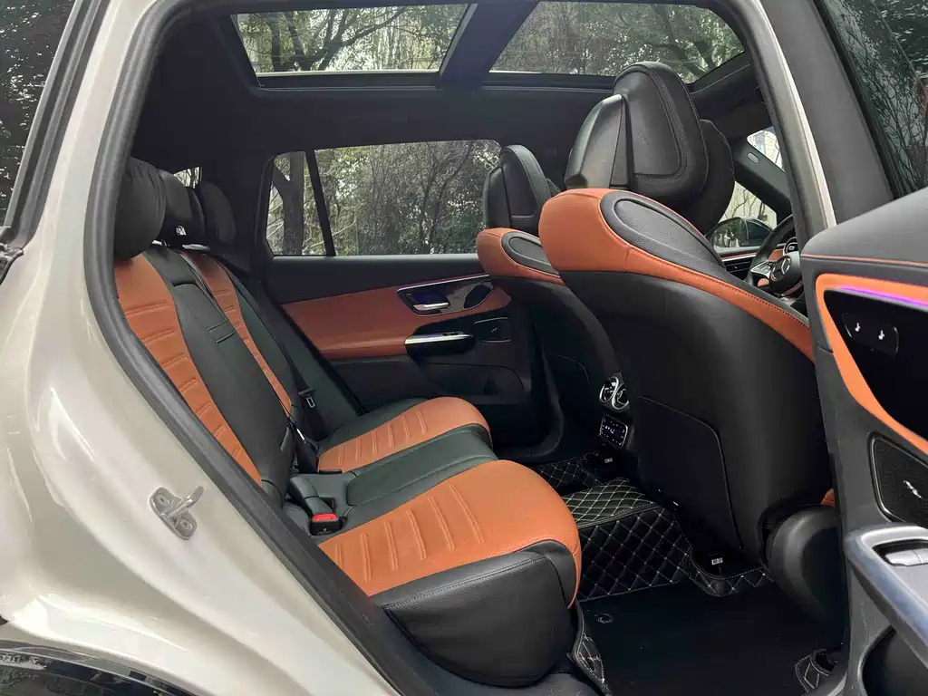 Mercedes-Benz Mercedes-Benz GLC 2023 GLC 260 L 4MATIC Sport 5-Seat 2025 - thumbnail 9