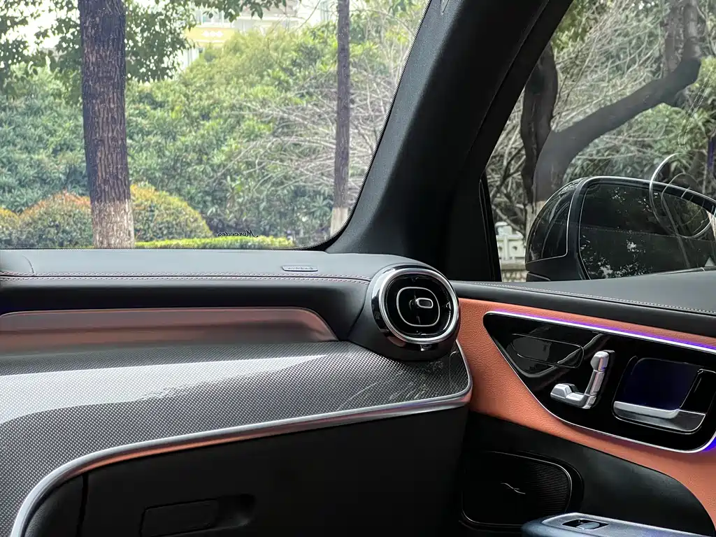 Mercedes-Benz Mercedes-Benz GLC 2023 GLC 260 L 4MATIC Sport 5-Seat 2025 - thumbnail 14