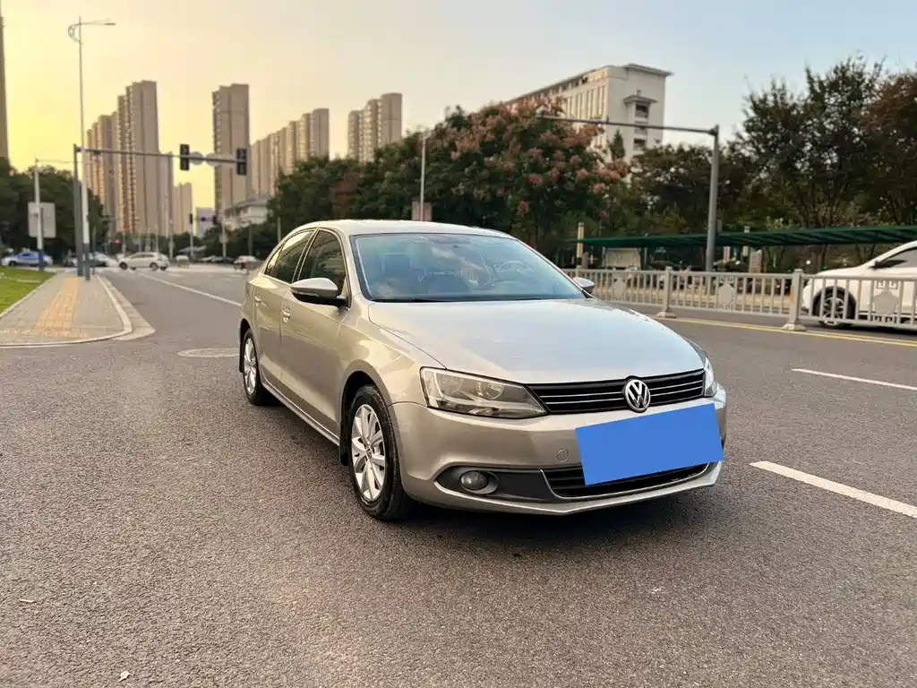Volkswagen Volkswagen Sagitar 2012 1.6L Automatic Fashion Edition 2012 - thumbnail 3