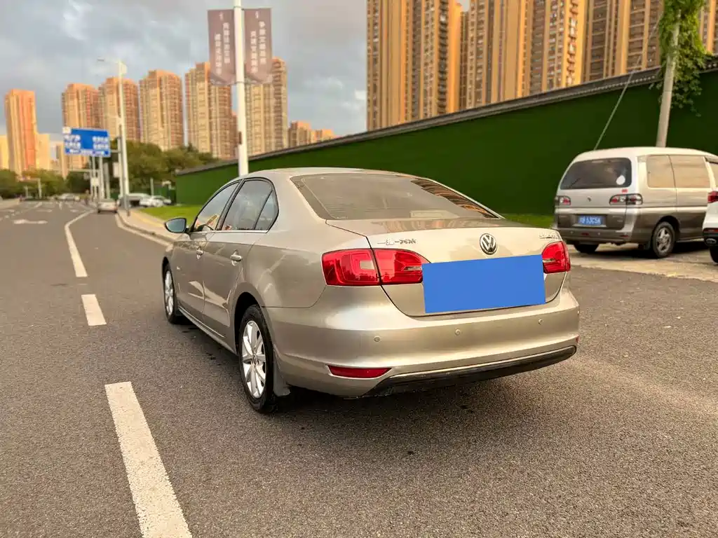 Volkswagen Volkswagen Sagitar 2012 1.6L Automatic Fashion Edition 2012 - thumbnail 7