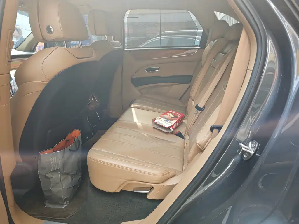 Bentley Bentayga 2021 4.0T V8 2020 - thumbnail 4