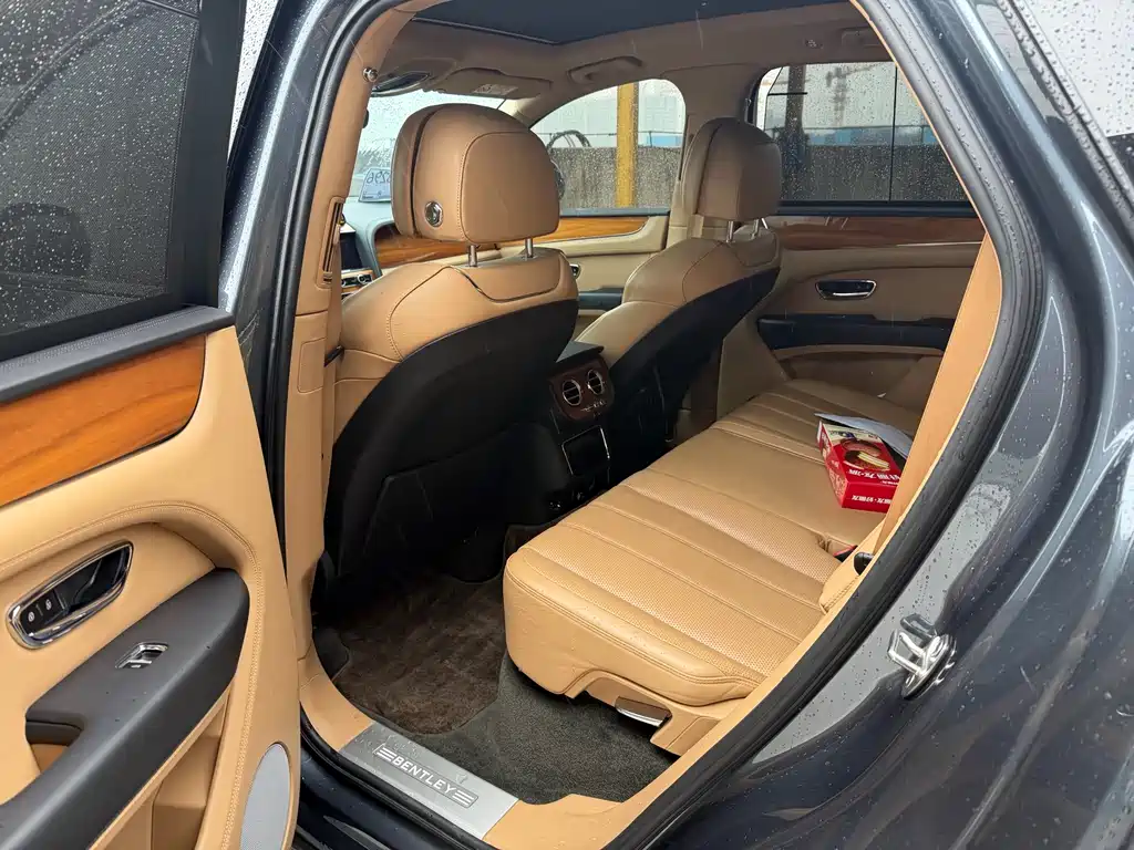 Bentley Bentayga 2021 4.0T V8 2020 - thumbnail 6