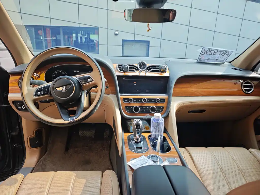 Bentley Bentayga 2021 4.0T V8 2020 - thumbnail 8