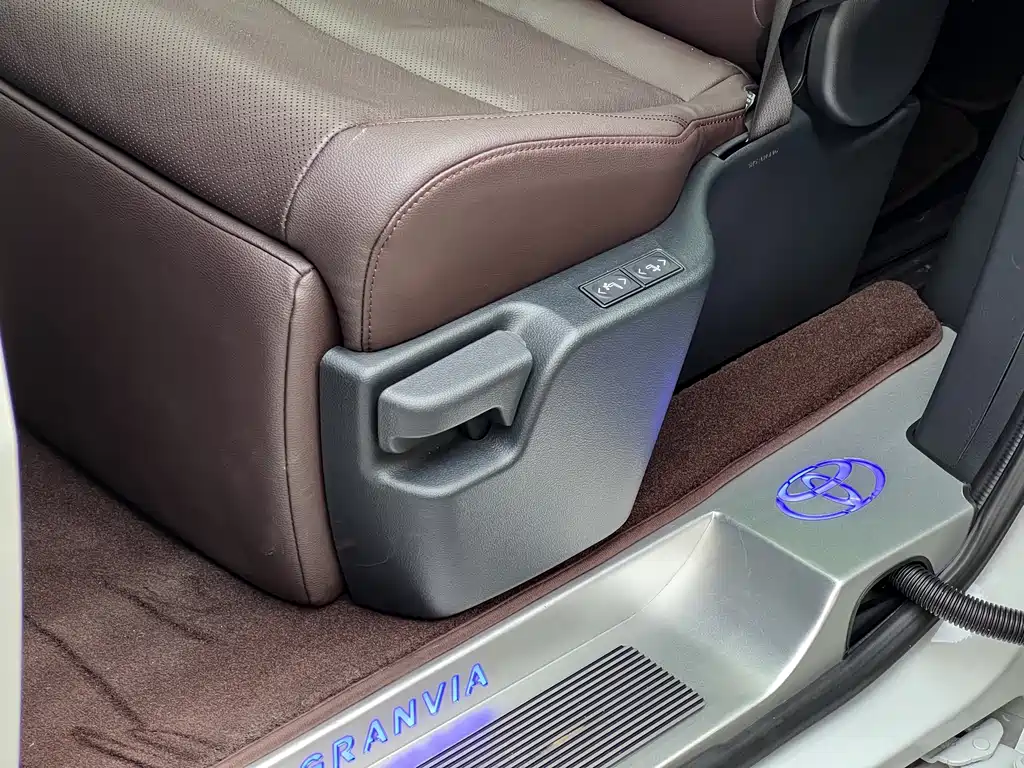 Toyota Toyota Granvia 2023 2.5L Hybrid Flagship VIP Edition 2023 - thumbnail 23